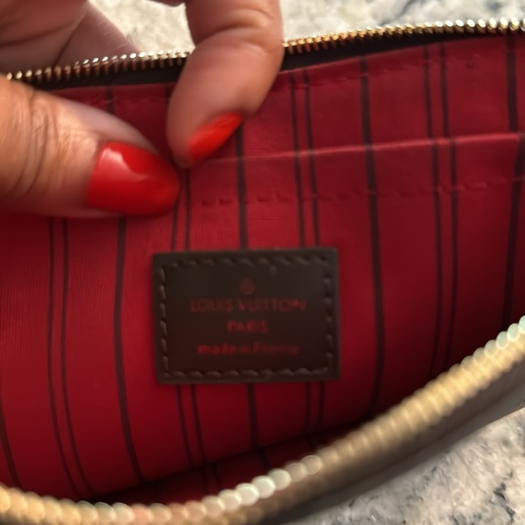 LOUIS VUITTON pouchette (Missing Strap) - Picture 3 of 5